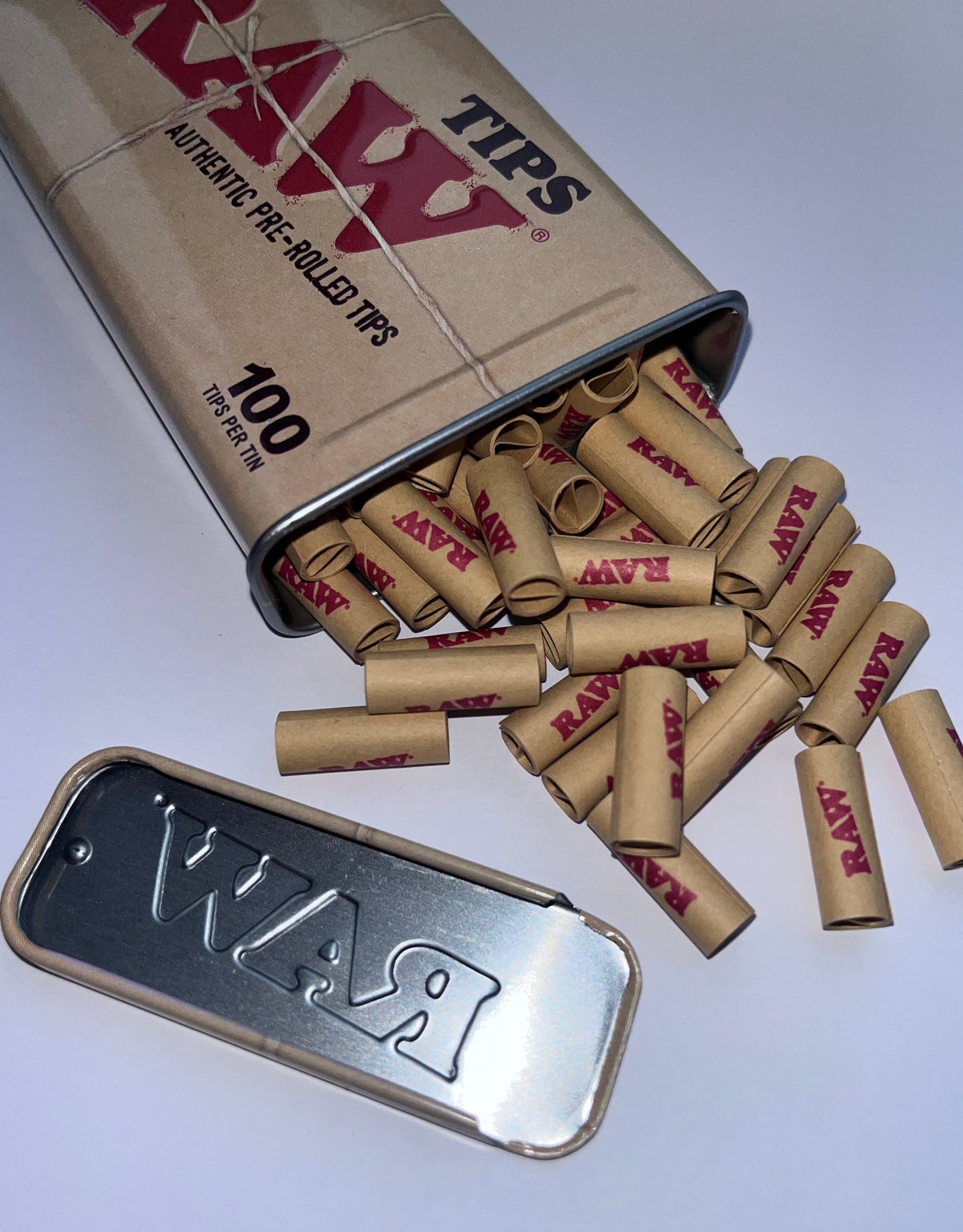 100 RAW Pre-Rolled Tips in a Tin