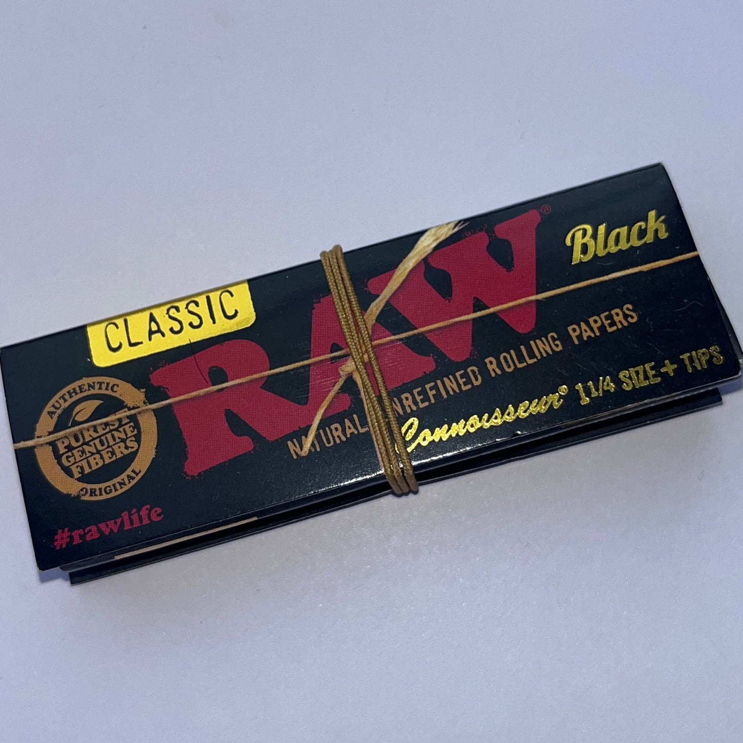 RAW Black Connoisseur 1 1/4 size + Tips