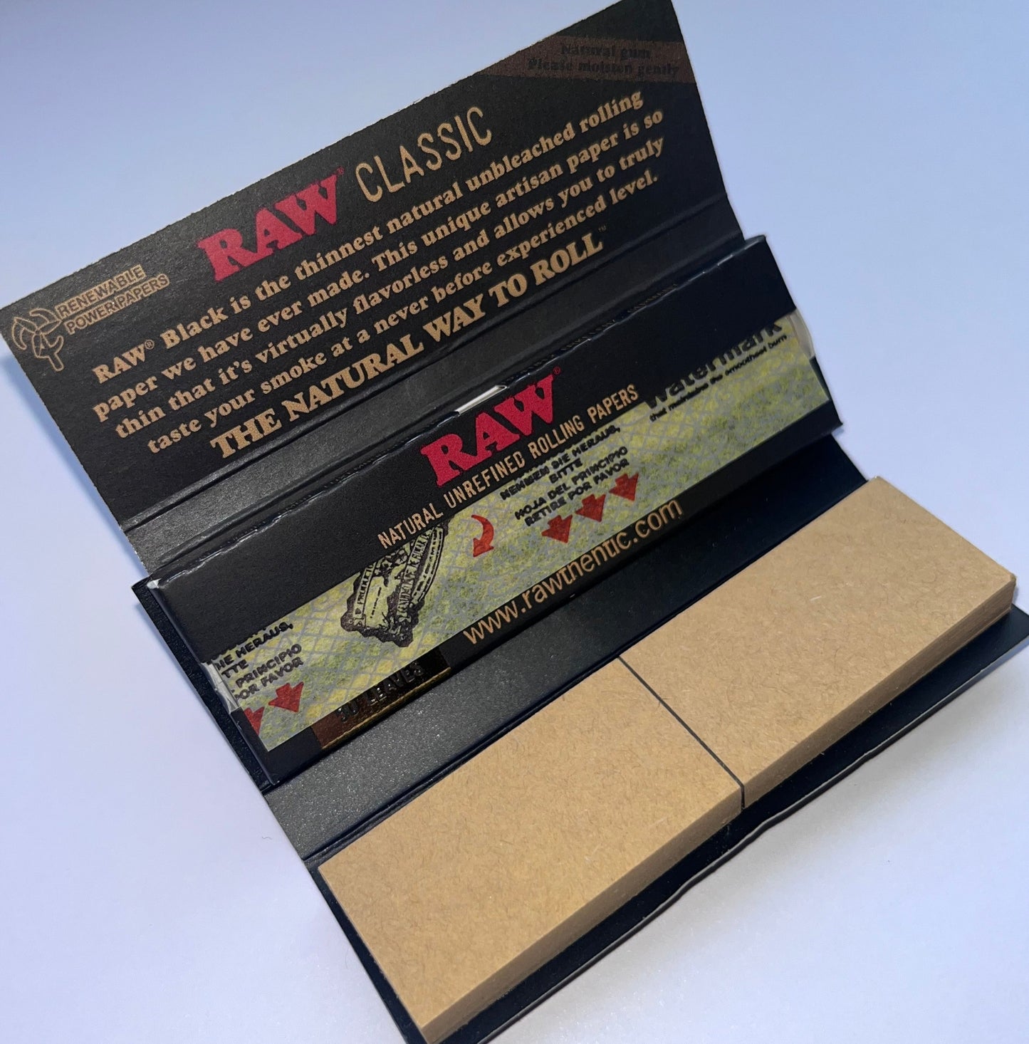 RAW Black Connoisseur 1 1/4 size + Tips