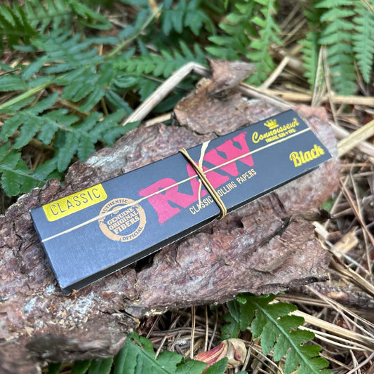 RAW Black Connoisseur King Size Papers